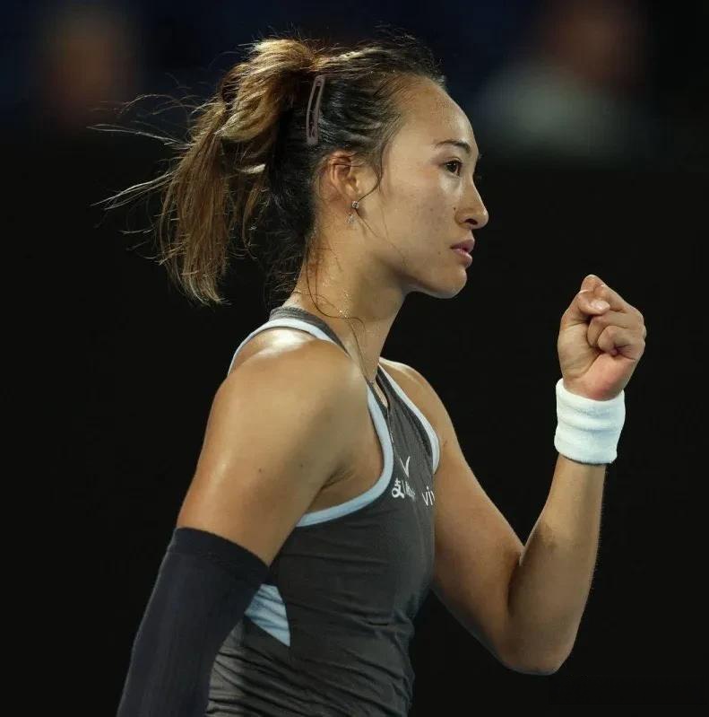 开云体育娱乐 -阿扎伦卡意外战胜中国队，重返赛场引爆全场！的简单介绍