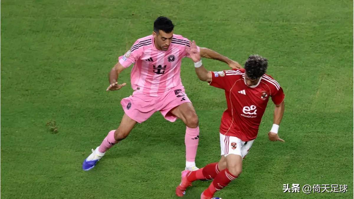 包含拉齐奥训练开放日，赛后篮板制胜引观众欢呼，世俱杯在即，细节决定成败的词条