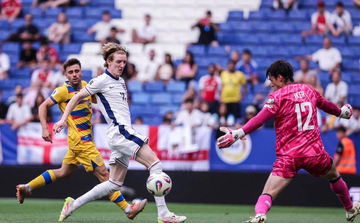 开云登录 -英格兰国家队训练开放日，加时末段外线爆发引观众欢呼，法联杯在即，纪律约束更严格的简单介绍