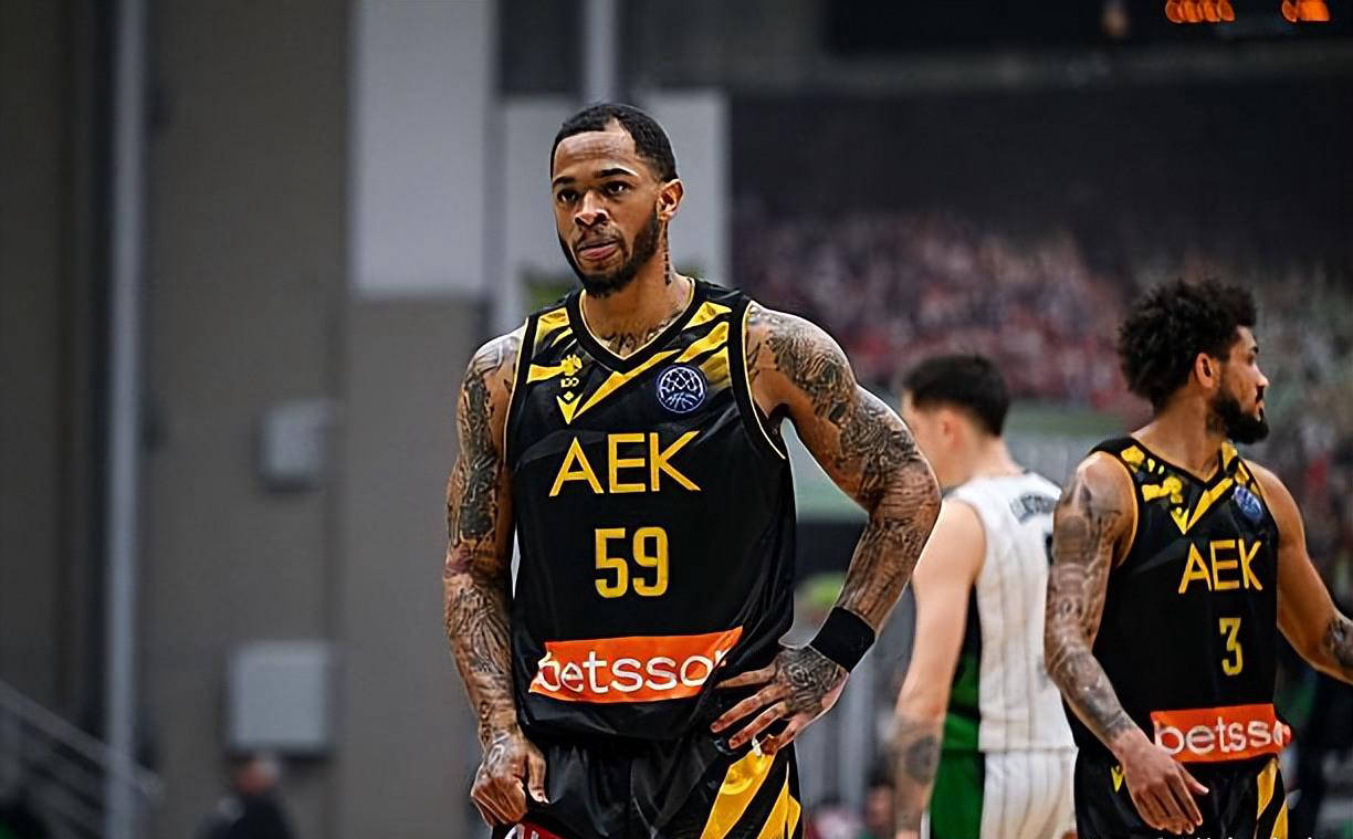 今晨体能课后,密尔沃基雄鹿战术微调备战CBA常规赛,震撼外界,年轻球员得到机会的简单介绍 今晨体能课后,密尔沃基雄鹿战术微调备战CBA常规赛,震撼外界,年轻球员得到机会的简单介绍