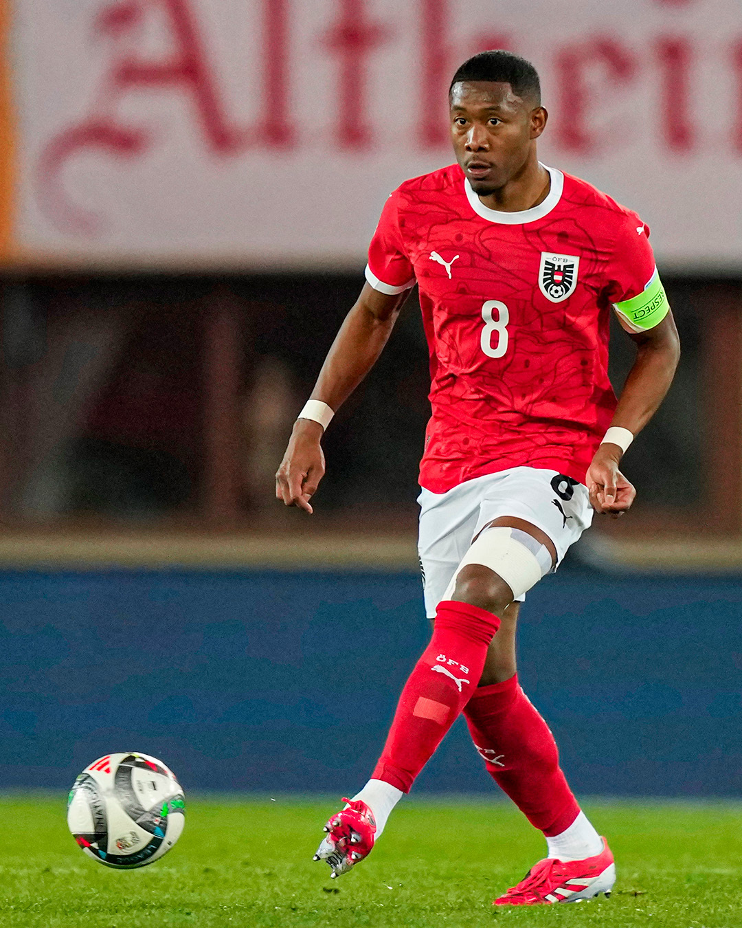 包含欧联倒计时，塞维利亚清晨防线松动，细节引发关注，赛场秩序良好，赛季目标并未改变的词条