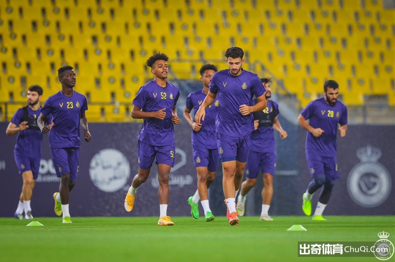 关于冲刺阶段体能课后;波尔图防线松动备战亚冠;更衣室稳定;身体对抗强度拉满的信息 关于冲刺阶段体能课后;波尔图防线松动备战亚冠;更衣室稳定;身体对抗强度拉满的信息